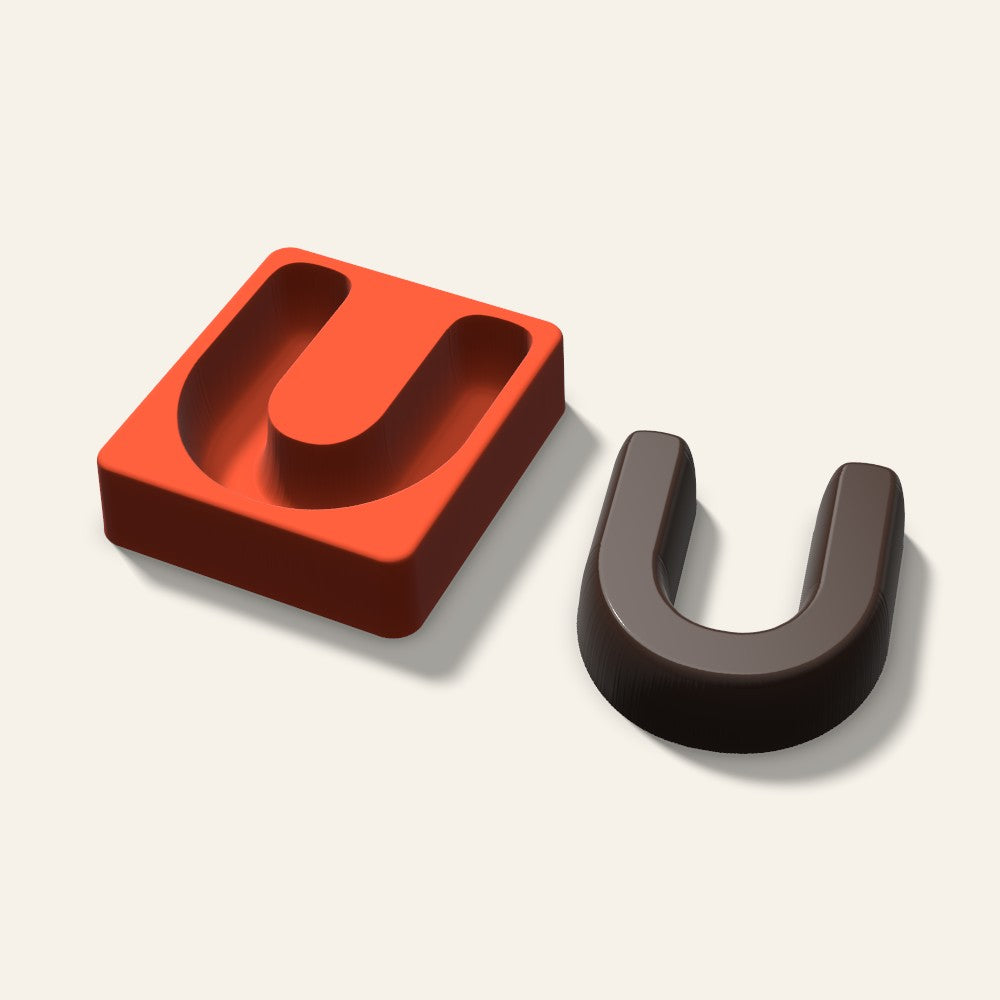 Letter U Mold, 4 Inch, 3D render