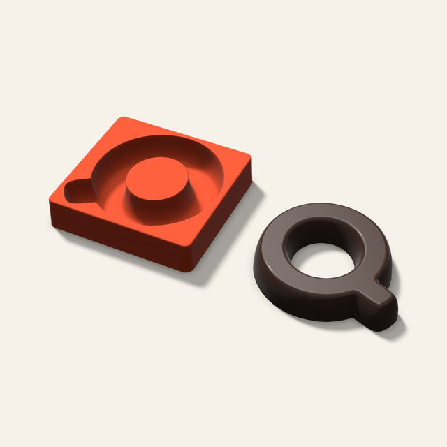 Letter Q Mold, 6 Inch, 3D render