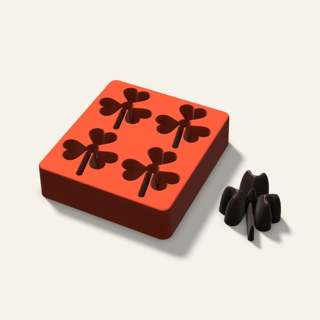 Shamrock Mini Cake Mold, 2.5 Inch, 4 Cavity, 3D render