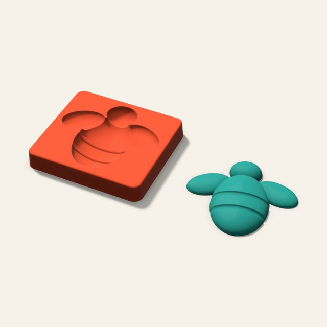 Bee Freshie Mold, 4 Inch, 3D render