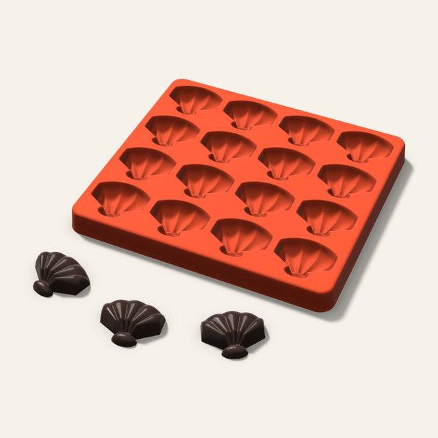 Shell Chocolate Mold, 1.25 Inch, 16 Cavity, 3D render