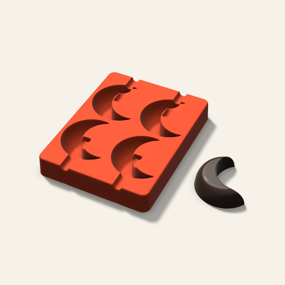 Crescent Moon Cakesicle Mold, 2.5 Inch, 4 Cavity, 3D render