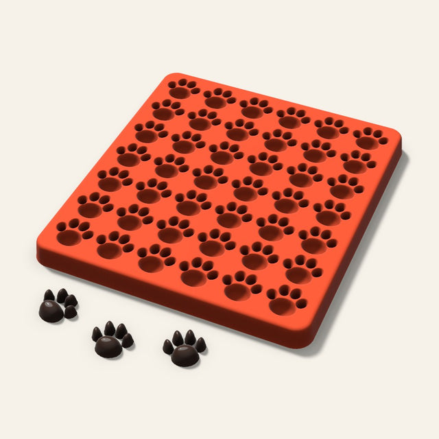 Paw Print Gummy Mold, 0.75 Inch, 42 Cavity, 3D render